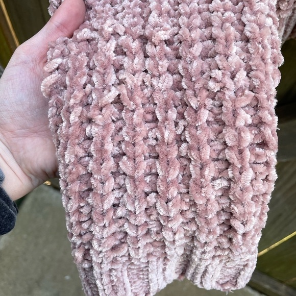 Pol Rose Gold Super Chunky Knit Oversized Cropped Turtle Neck Chenille Sweater - Picture 2 of 7